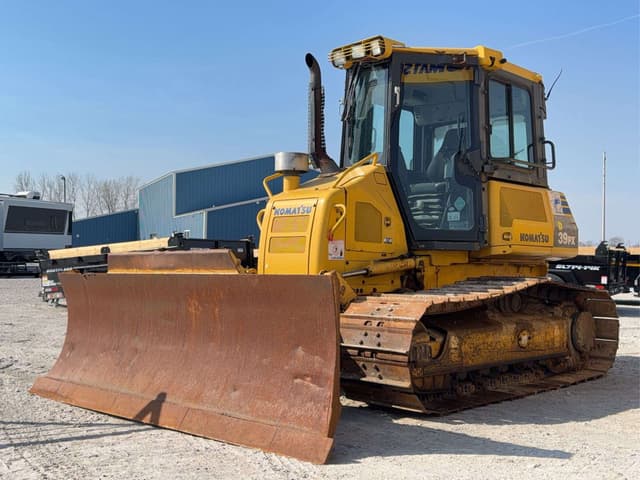 Image of Komatsu D39PX-22 equipment image 4