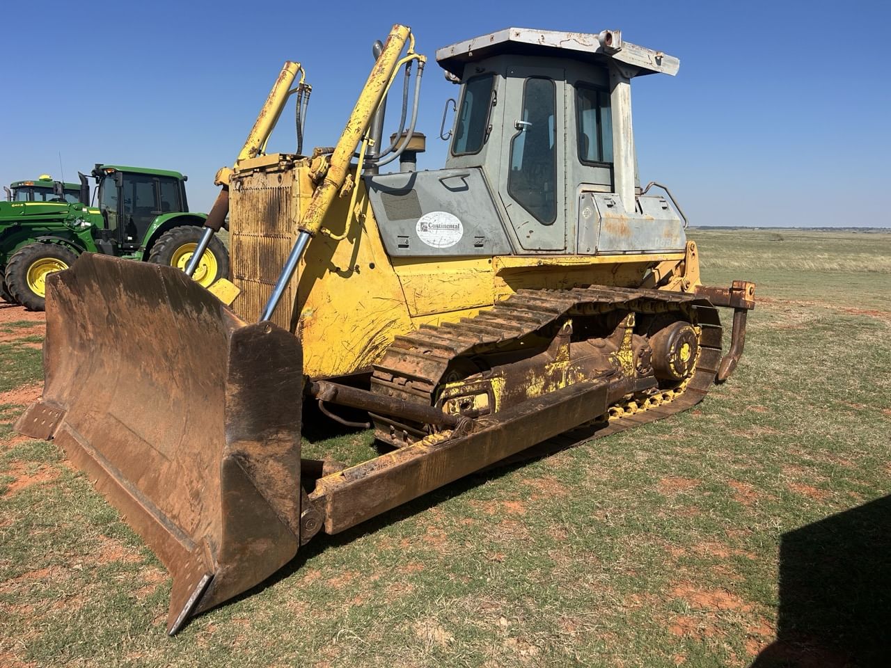 Komatsu D65EX Equipment Image0