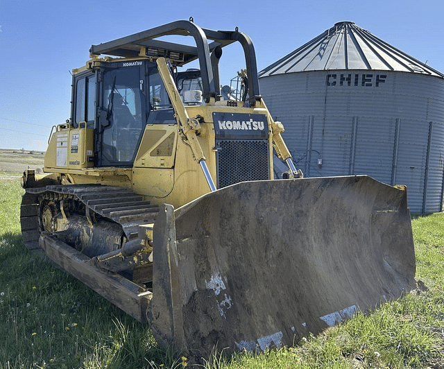 Image of Komatsu D65WX-17 equipment image 4