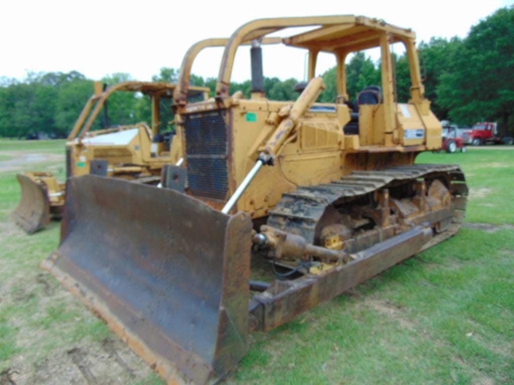 Komatsu D68E Equipment Image0