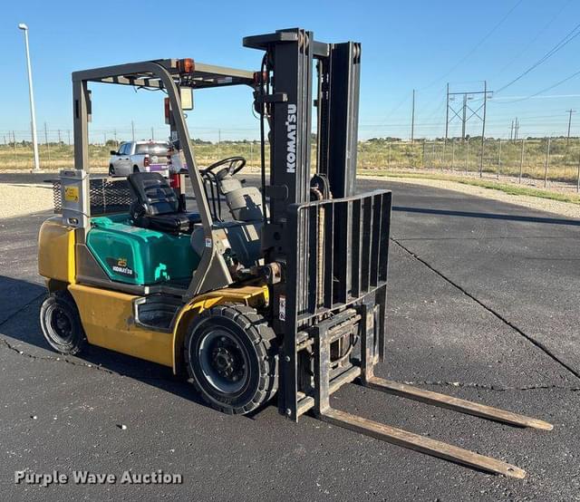 Image of Komatsu FG25T-14 equipment image 2