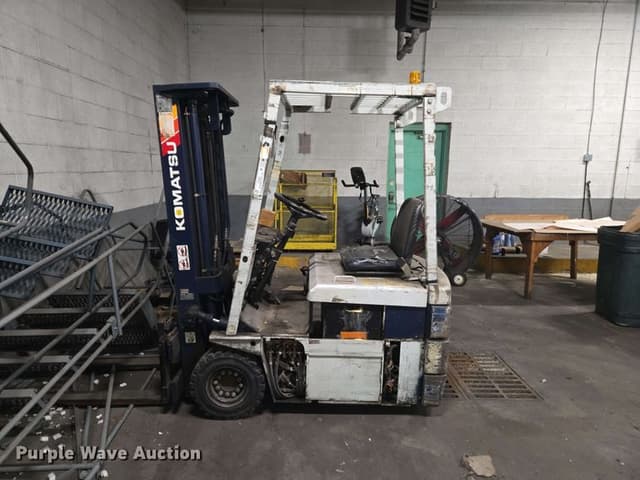 Image of Komatsu FB13M-2 equipment image 3