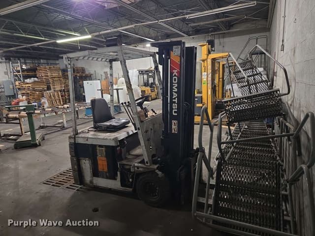 Image of Komatsu FB13M-2 equipment image 4
