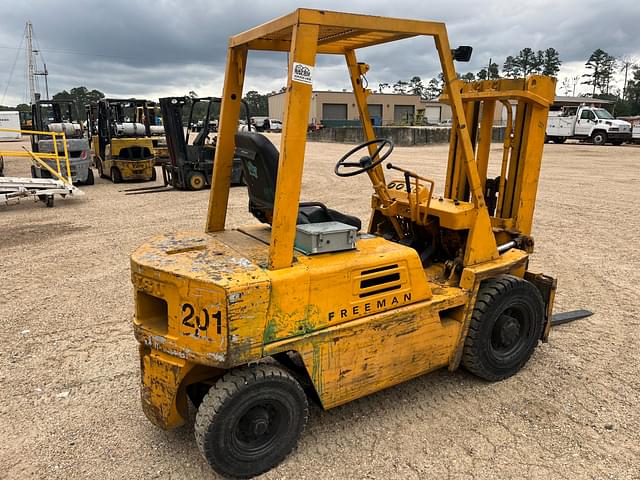 Image of Komatsu FG20L-7 equipment image 3