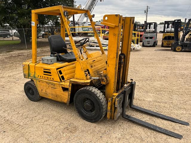 Image of Komatsu FG20L-7 equipment image 4