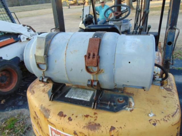 Image of Komatsu FG25C11LP equipment image 4