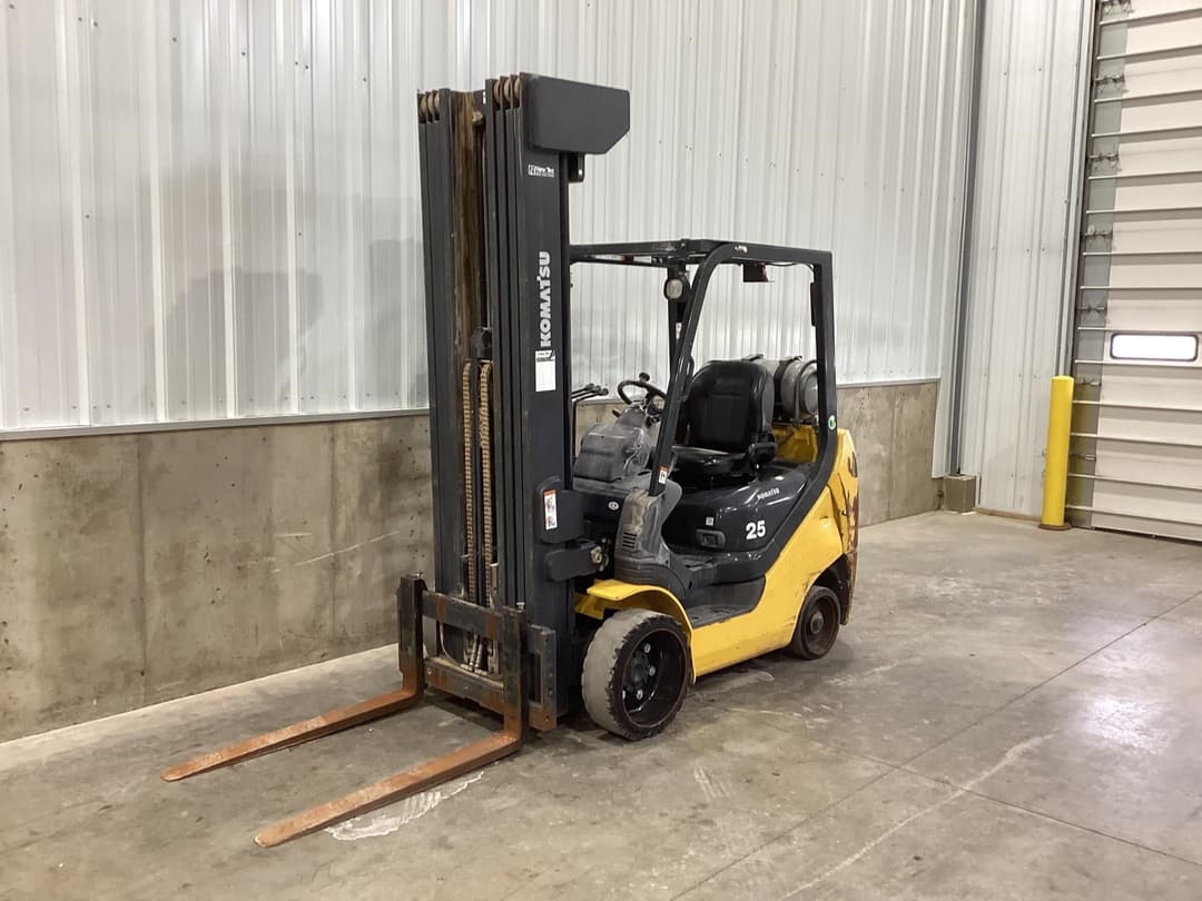 Image of Komatsu FG25ST-16 Image 1