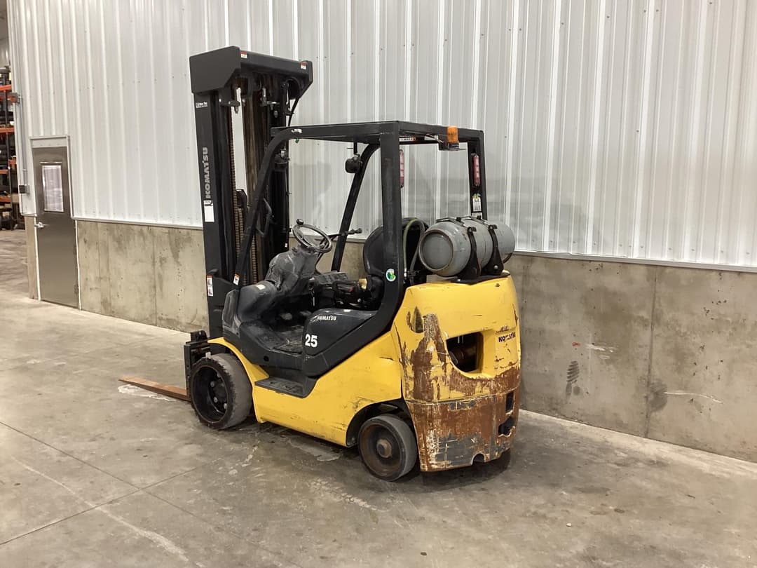 Image of Komatsu FG25ST-16 Image 0