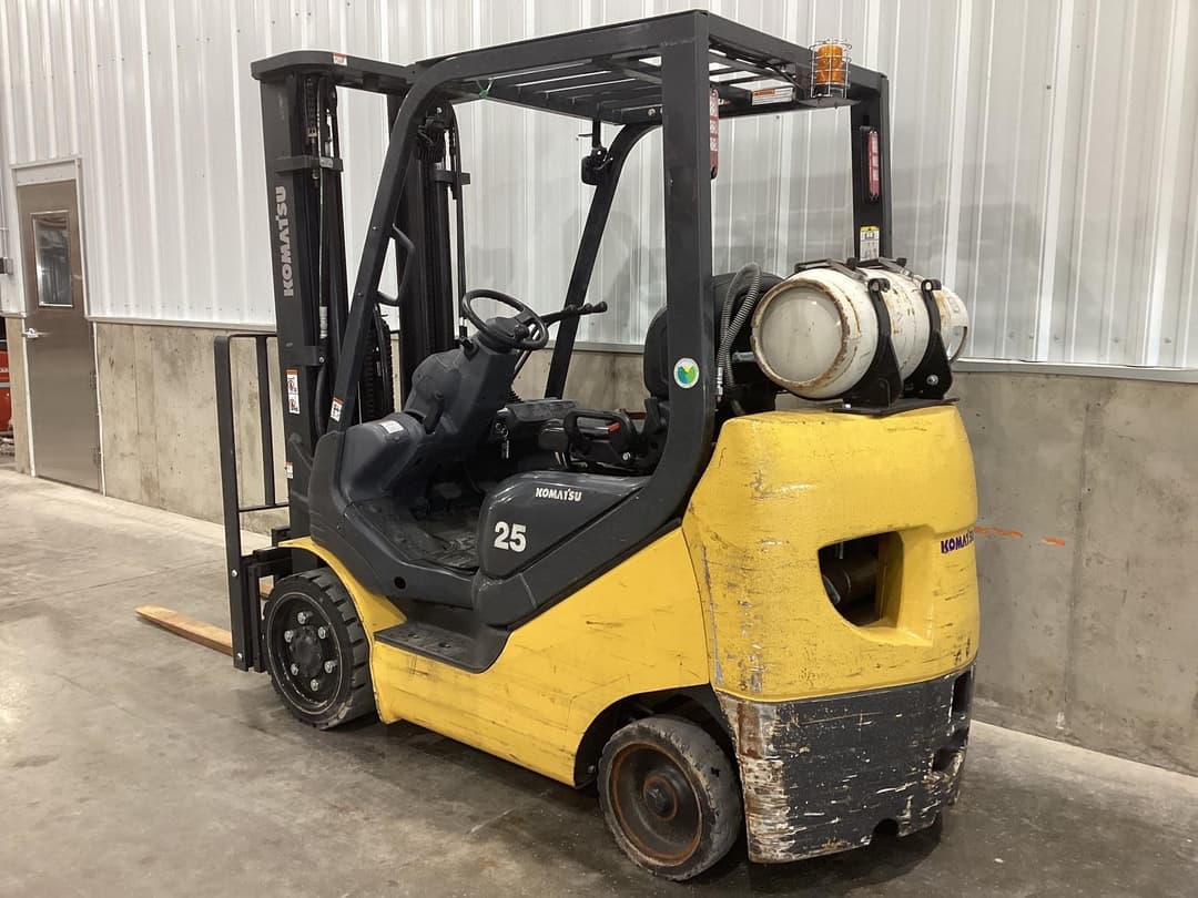 Image of Komatsu FG25ST-16 Image 1