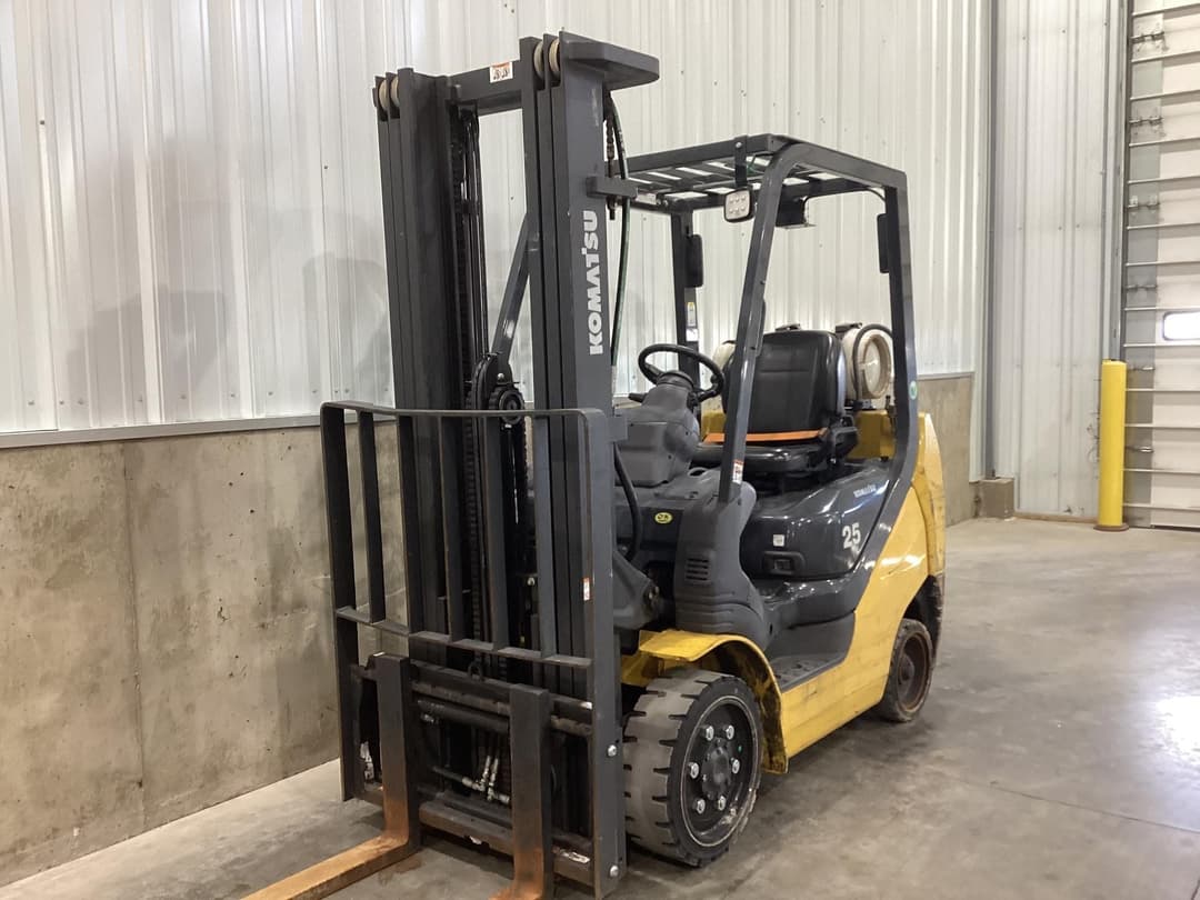 Image of Komatsu FG25ST-16 Image 1