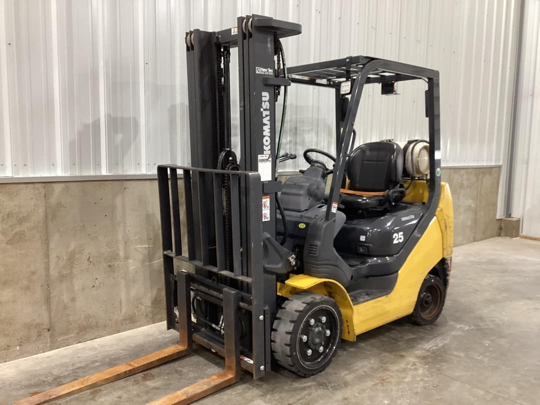 Image of Komatsu FG25ST-16 Image 1