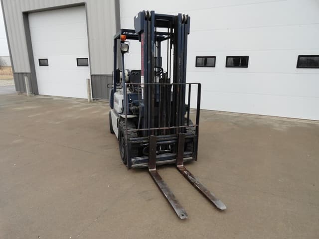 Image of Komatsu FG25T equipment image 1