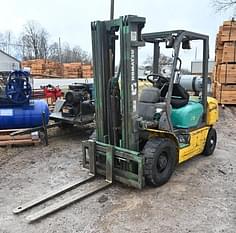 Komatsu FG25T-12 Equipment Image0