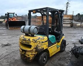 Main image Komatsu FG25T-12 3