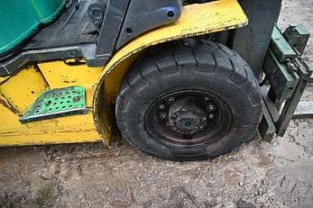 Main image Komatsu FG25T-12 36