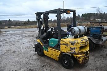 Main image Komatsu FG25T-12 8