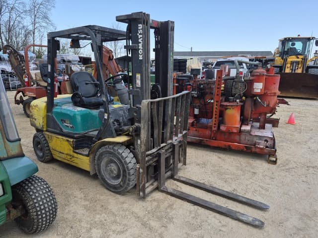 Image of Komatsu FG25T-14 equipment image 2