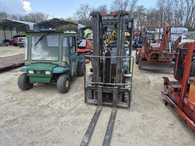 Image of Komatsu FG25T-14 equipment image 1