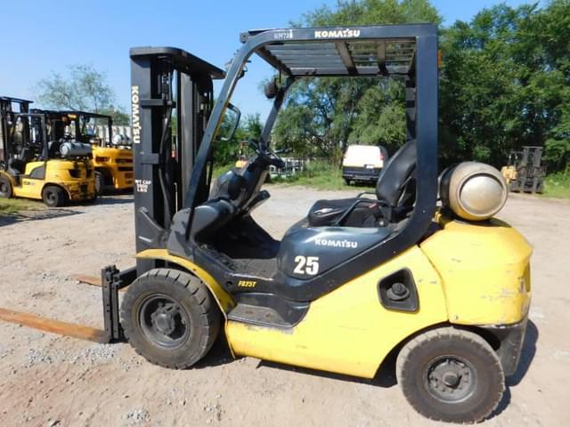 Image of Komatsu FG25T-16 equipment image 4