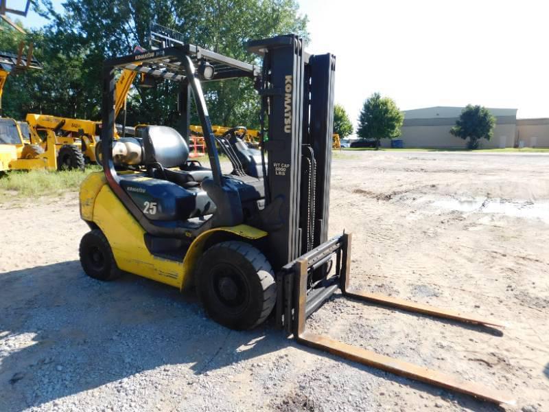 Image of Komatsu FG25T-16 Primary image