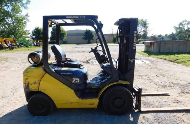 Image of Komatsu FG25T-16 equipment image 1