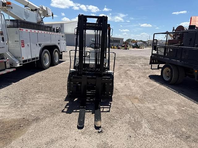 Image of Komatsu FG 30G-11 equipment image 2