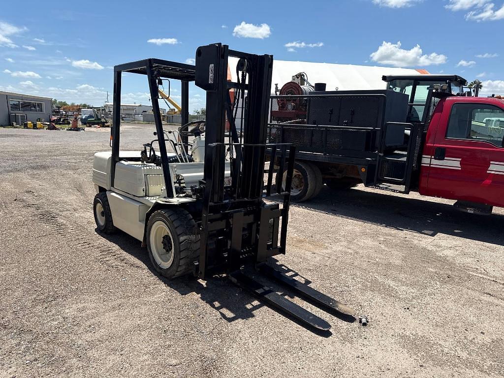 Image of Komatsu FG 30G-11 Primary image