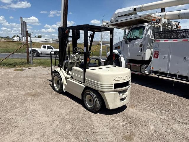 Image of Komatsu FG 30G-11 equipment image 4