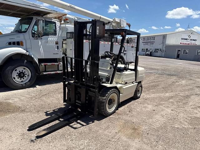Image of Komatsu FG 30G-11 equipment image 1
