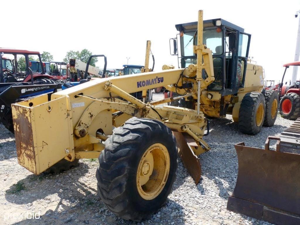 Main image Komatsu GD530A