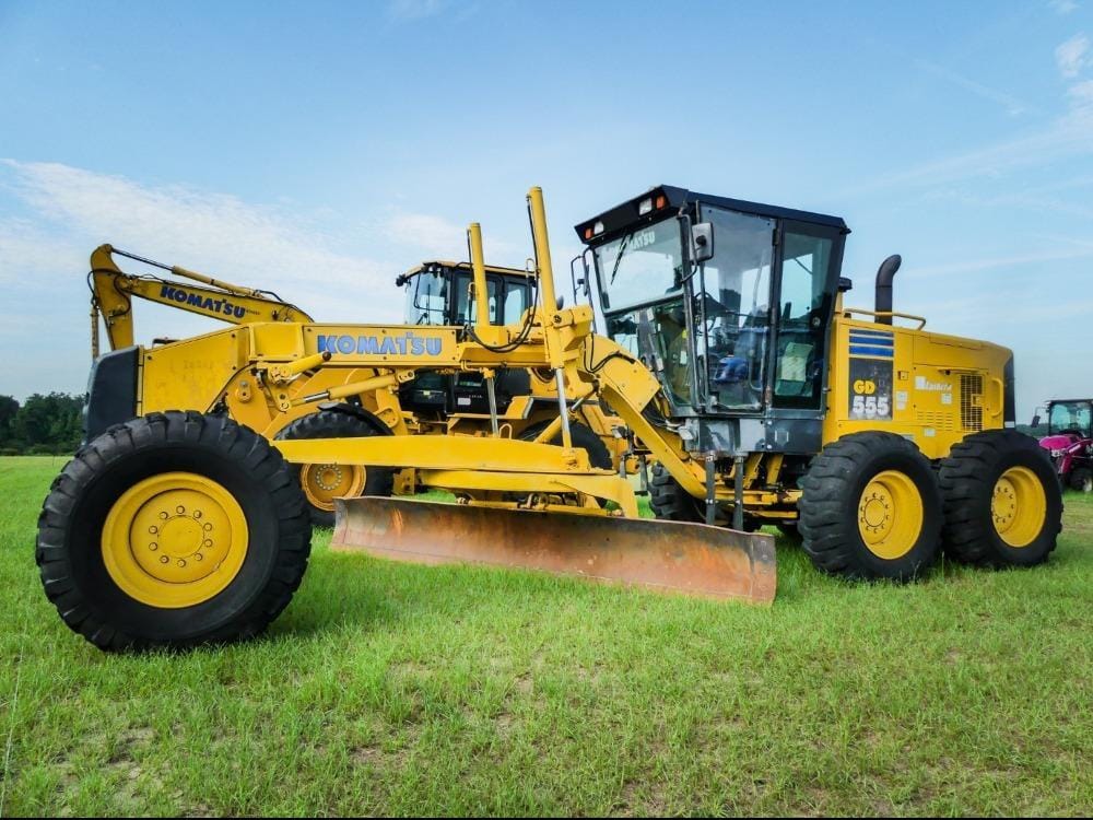 Main image Komatsu GD555-3C