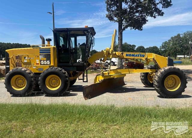 Image of Komatsu GD555 equipment image 3
