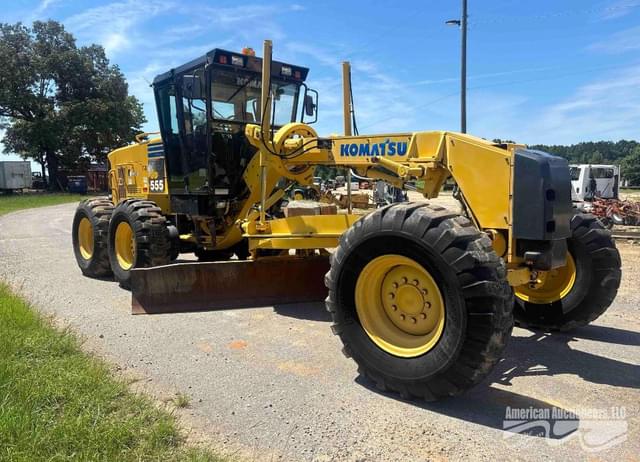 Image of Komatsu GD555 equipment image 2