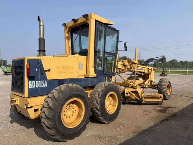 Image of Komatsu GD615A equipment image 4