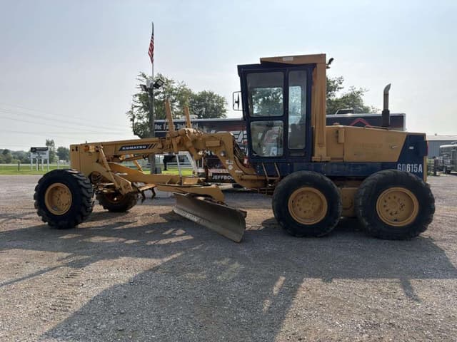 Image of Komatsu GD615A equipment image 1