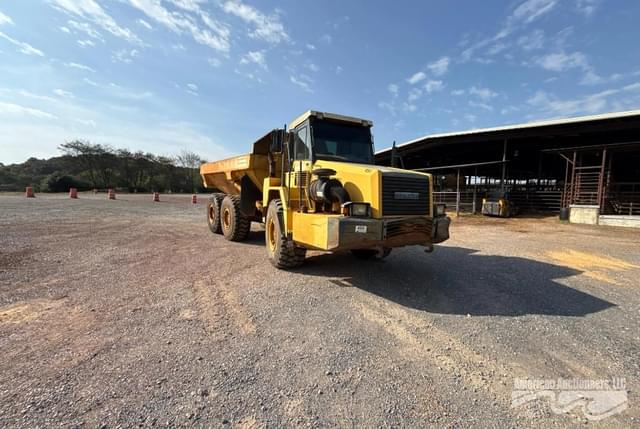 Image of Komatsu HM300-1 equipment image 4