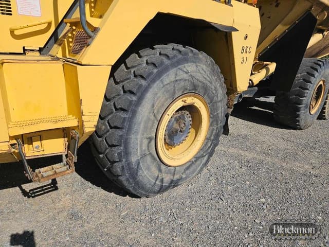 Image of Komatsu HM300-2 equipment image 1