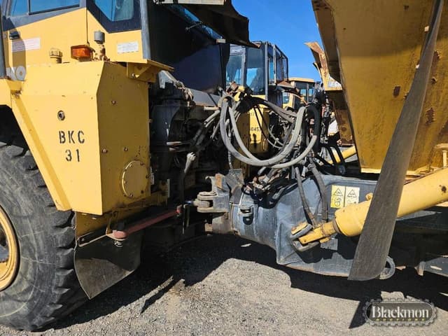 Image of Komatsu HM300-2 equipment image 4