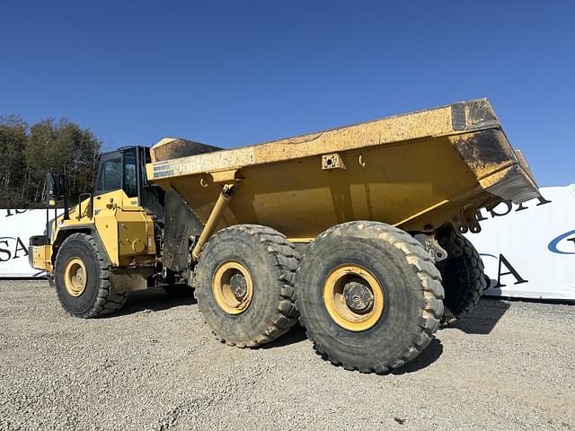 Image of Komatsu HM400-2 equipment image 2