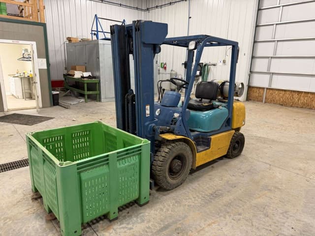 Image of Komatsu FG25C-12 equipment image 3