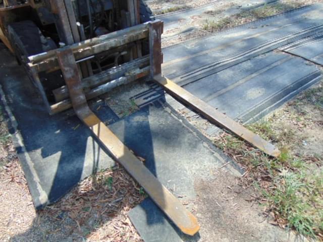 Image of Komatsu FG25C-11 equipment image 2