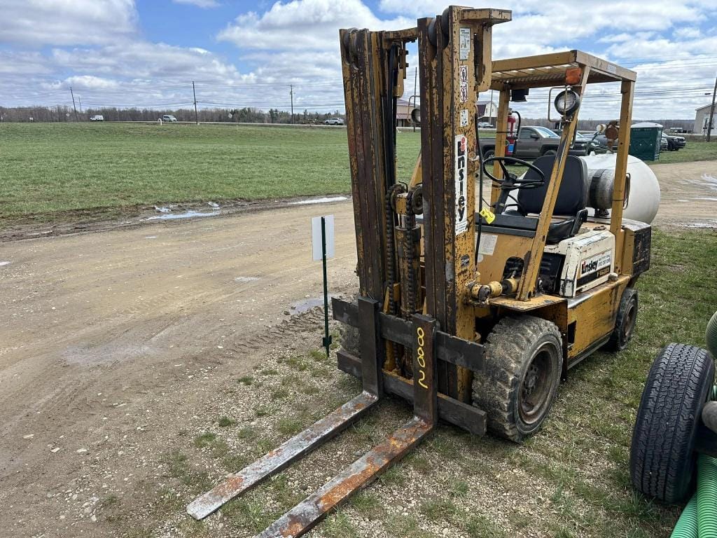 Komatsu FG30 Equipment Image0