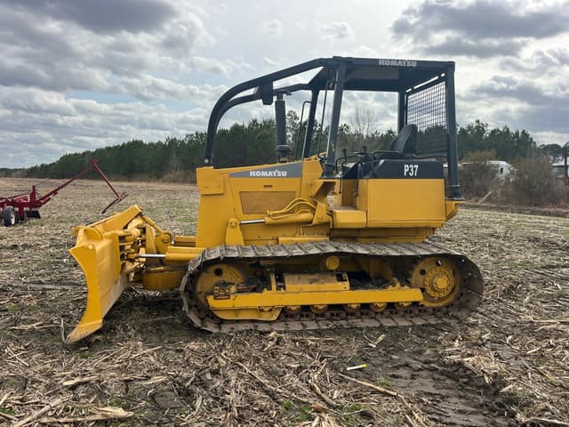 Image of Komatsu P37 equipment image 1