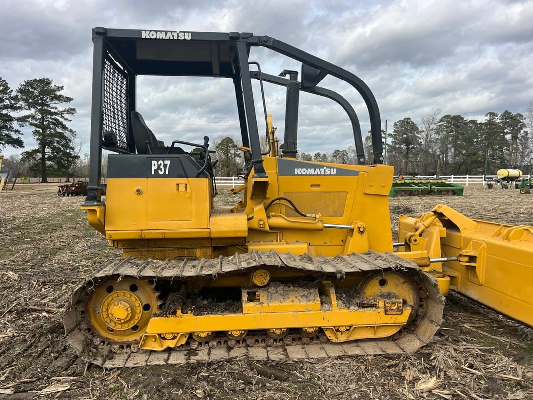 Image of Komatsu P37 Primary image