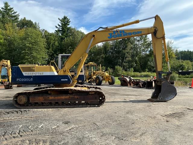 Image of Komatsu PC200LC equipment image 3