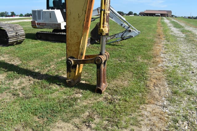 Image of Komatsu PC220LC equipment image 4