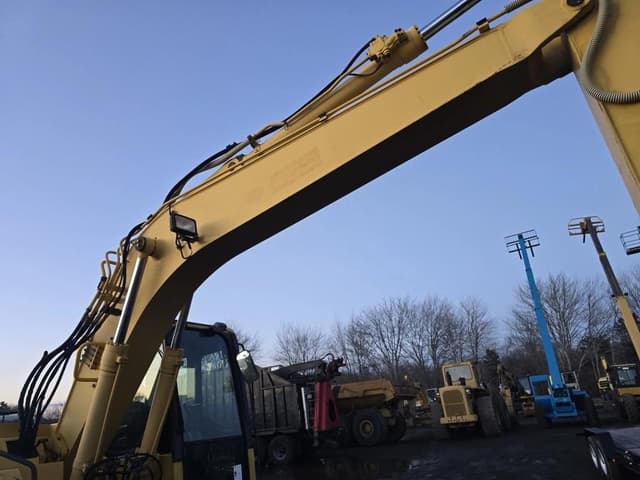 Image of Komatsu PC128US equipment image 4