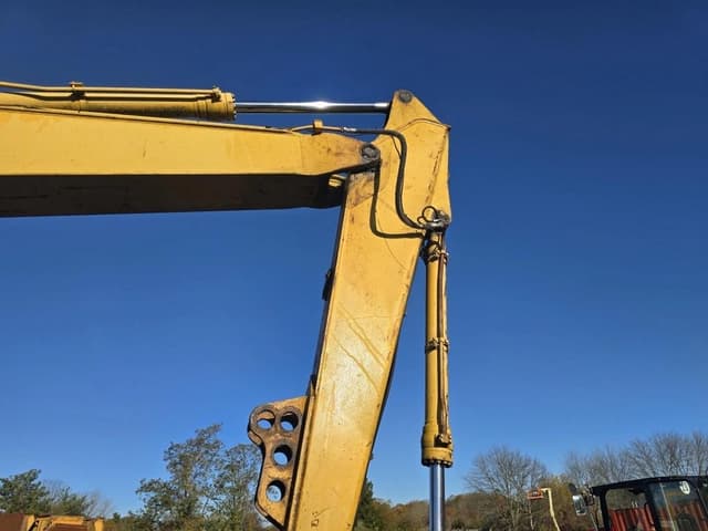 Image of Komatsu PC150-5 equipment image 4