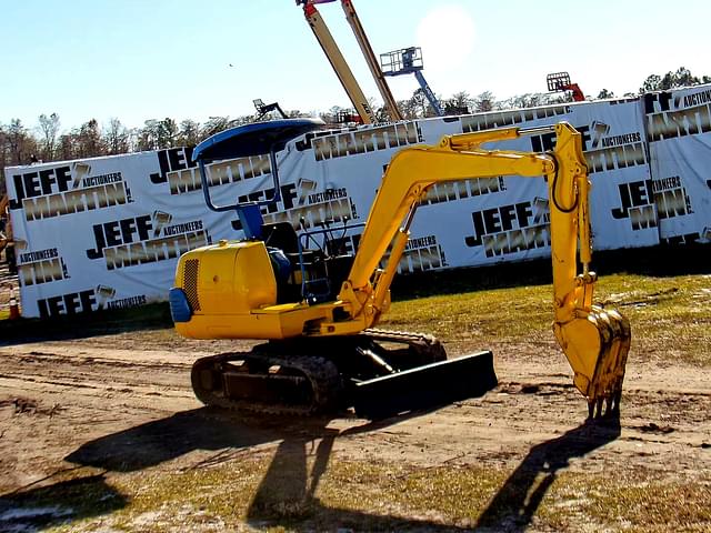 Image of Komatsu PC20-7 equipment image 2