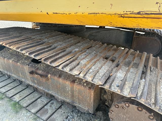 Image of Komatsu PC200 equipment image 4